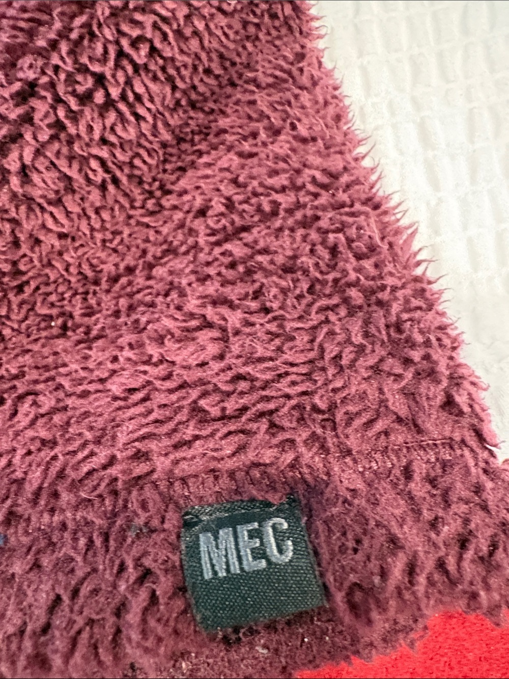 MEC Youth Zip-Up Sherpa Jacket - Wine
Size 16 - Picture 6 of 6